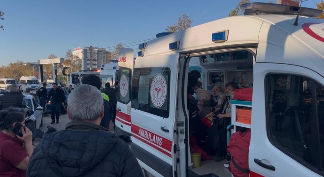 Bursa'da araba yarışı yapan iki maganda 13 kişiyi yaraladı 1